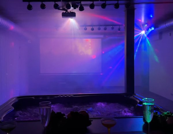 Club lighting rental (Briana iela 10)